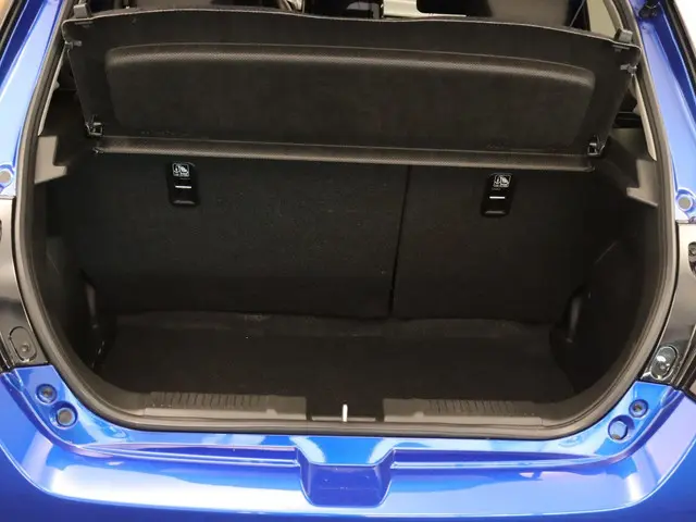 Suzuki Swift 1.2 Style Smart Hybrid 2025 Benzine 6