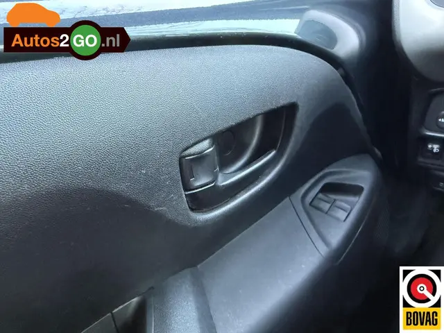 Toyota Aygo 1.0 VVT-i x-play 2014 Benzine 9