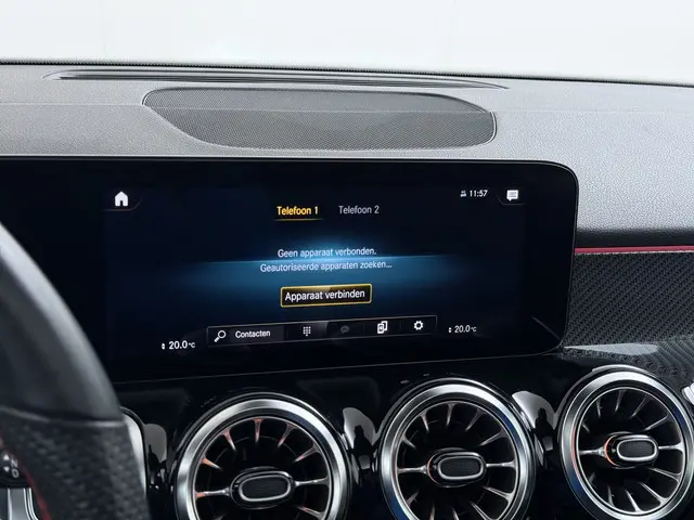 Mercedes-Benz GLB 200 AMG line 2022 Benzine 31