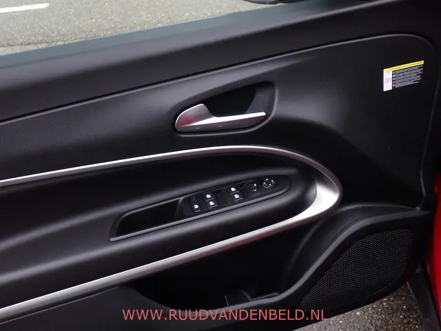 Jeep Avenger Altitude 54kWh 2024 Elektrisch 11