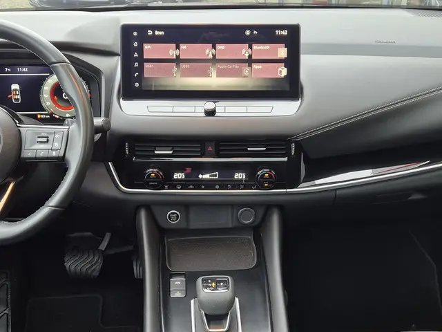 Nissan QASHQAI 1.3 MHEV Xtronic N-Connecta 2022 Benzine 25