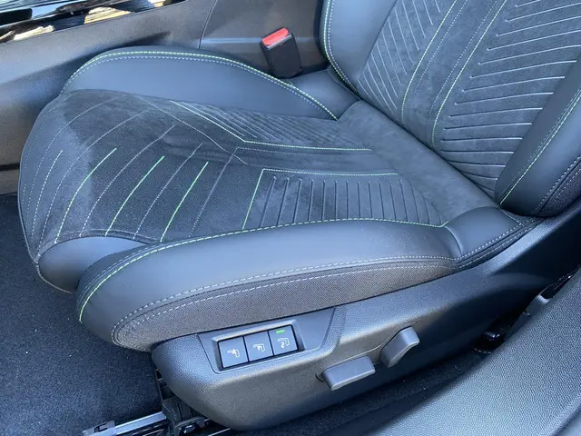 Peugeot e-2008 EV GT Avantage 54 kWh 2025 Elektrisch 13