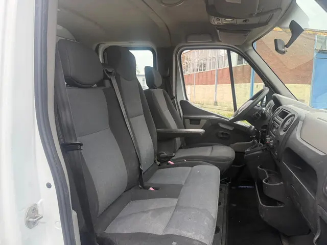 Renault Master T35 2.3 dCi L4H2 DL HD 2012 2012 Diesel 12