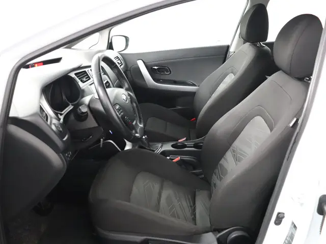 Kia cee'd 1.6 GDI ComfortLine 2016 Benzine 11