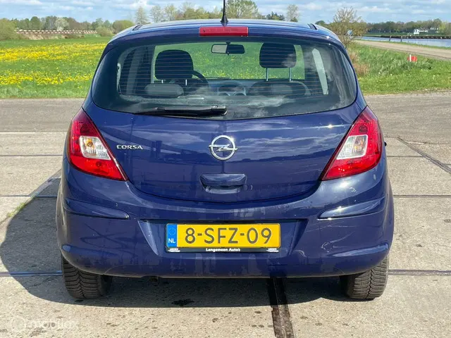 Opel Corsa 1.2 EcoFlex Cosmo Nette auto 2013 Benzine 8