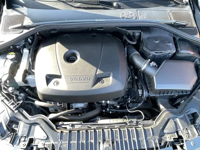 Volvo V60 1.5 T3 Nordic+ R-DESIGN AUTOMAAT 2017 Benzine 11