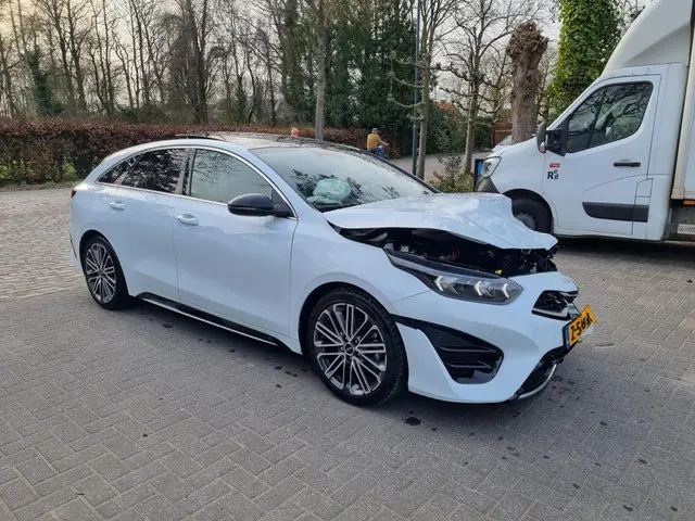 Kia ProCeed 1.5 T-GDi Aut. GT-Line Pano Led 2024 Benzine