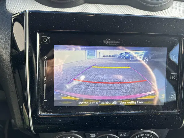 Suzuki Swift 1.2 Select Smart Hybrid 2024 Benzine 12