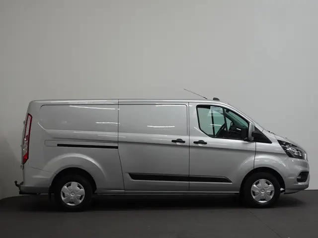 Ford Transit Custom 131pk L2H1 Trend 2020 Diesel 4