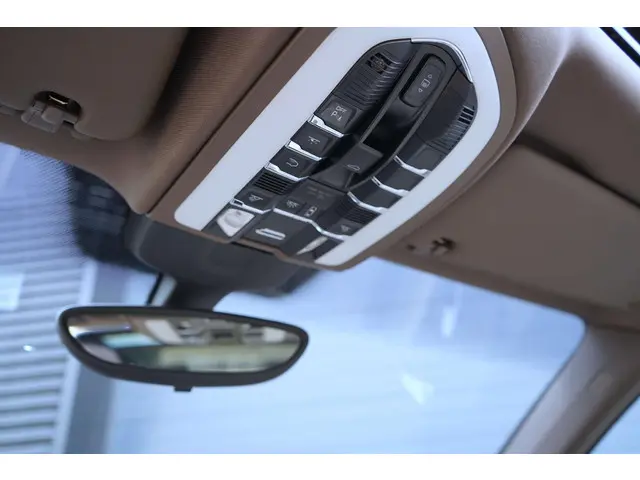 Porsche Cayenne 4.8 S 2014 Benzine 37