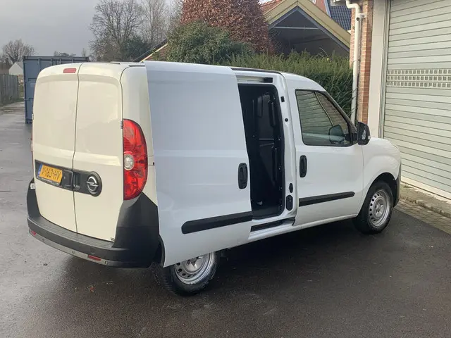 Opel Combo 1.3 CDTi L1H1 Edition 2017 Diesel 18