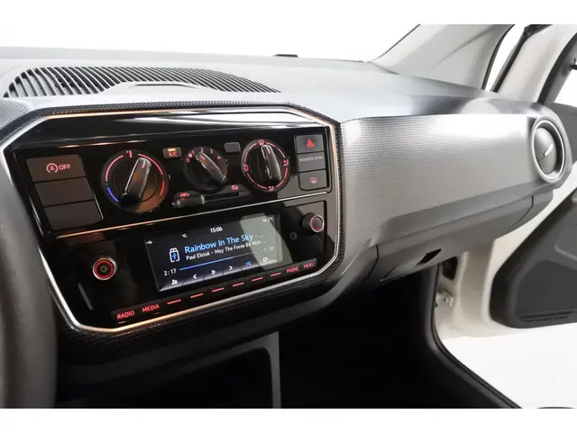 Volkswagen up! 1.0 BMT move up! 2019 Benzine 19