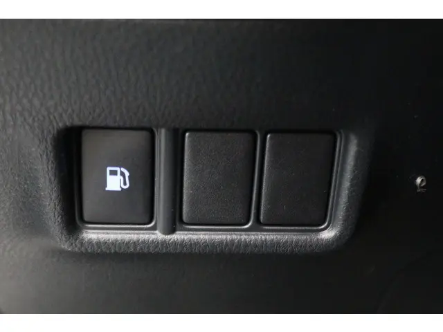 Toyota C-HR 1.8 Hybrid Dynamic 2020 Hybride Benzine 32