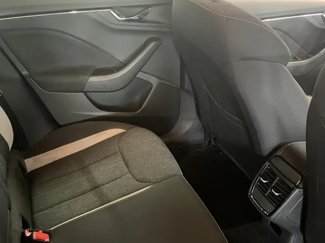 Škoda Kamiq 1.0 TSI 110pk DSG Style 2021 Benzine 14