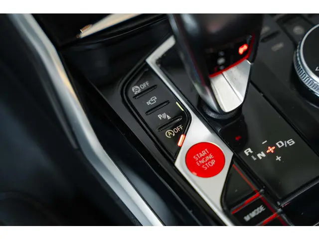 BMW M4 Cabrio xDrive Competition 2022 Benzine 37