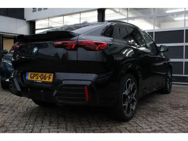 BMW iX2 EDrive20 67 kWh/M-Pakket/Pano 2024 Elektrisch 7