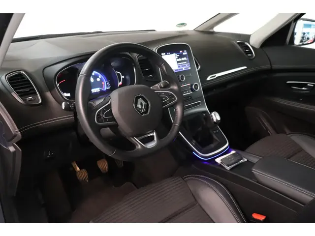 Renault Scénic 1.2 TCe Intens 2017 Benzine 25