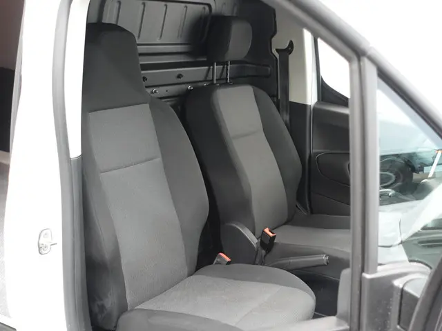 Opel Combo 1.5D L2H1 Standaard 2022 Diesel 33