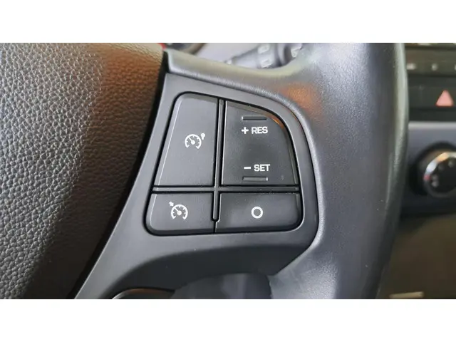 Hyundai i10 1.0i i-Motion Premium 2015 Benzine 17