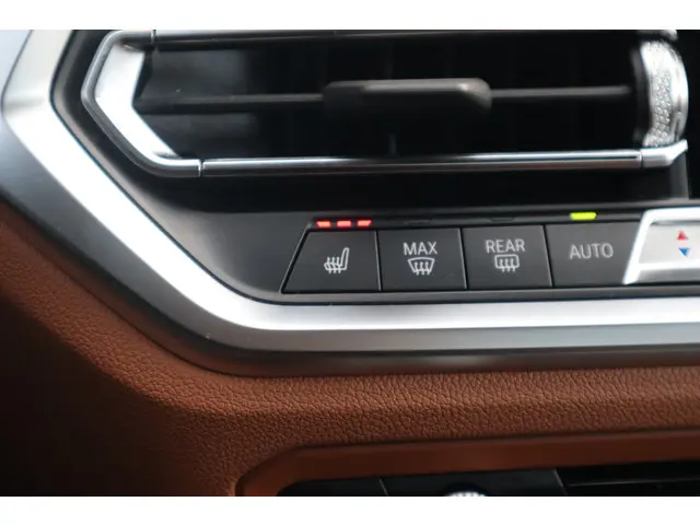 BMW 3 Serie 320e M-Sport 2022 Hybride Benzine 36