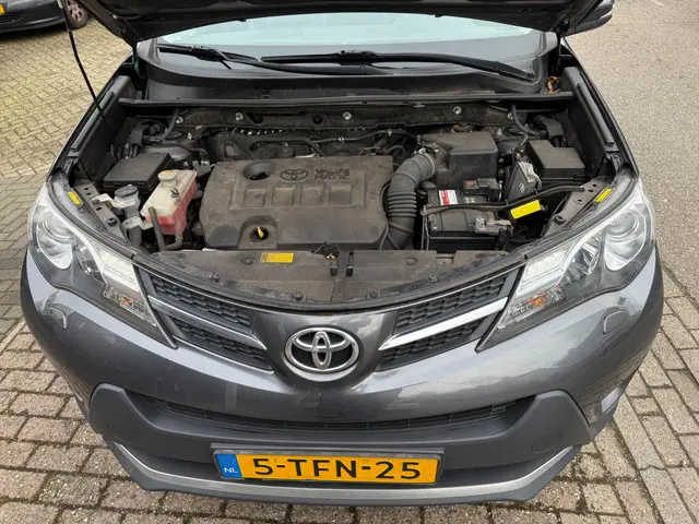 Toyota RAV4 2.0 Executive Business 4WD 2014 Benzine 11
