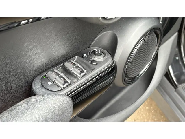 MINI Cooper Mini 1.5 60 Years Edition 2020 Benzine 14