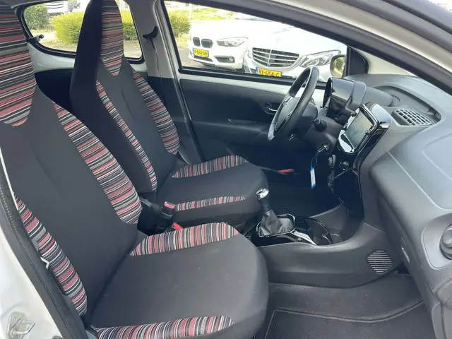 Citroën C1 1.0 VTi Shine / camera / navigatie 2019 Benzine 10