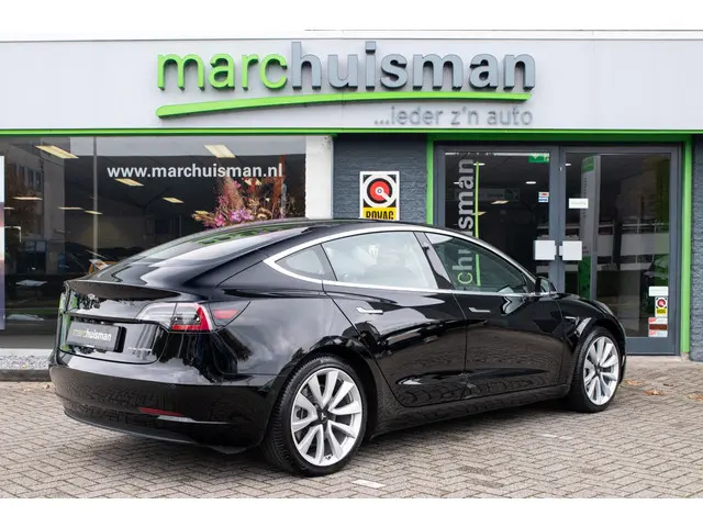 Tesla Model 3 2