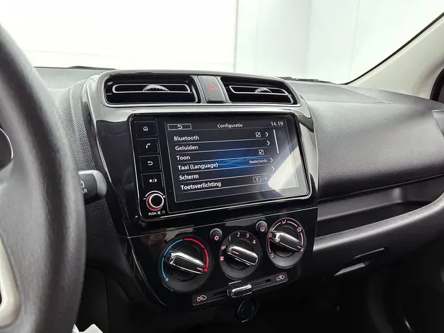 Mitsubishi Space Star 1.2 Connect+ 2023 Benzine 8