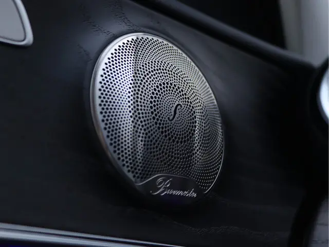 Mercedes-Benz E-Klasse 200 Luxury 2022 Hybride Benzine 35
