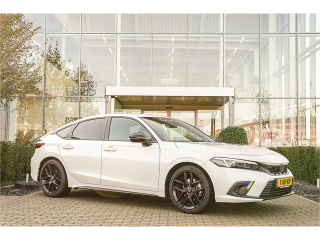 Honda Civic 2.0i e:HEV SPORT 2023 Hybride Benzine 26