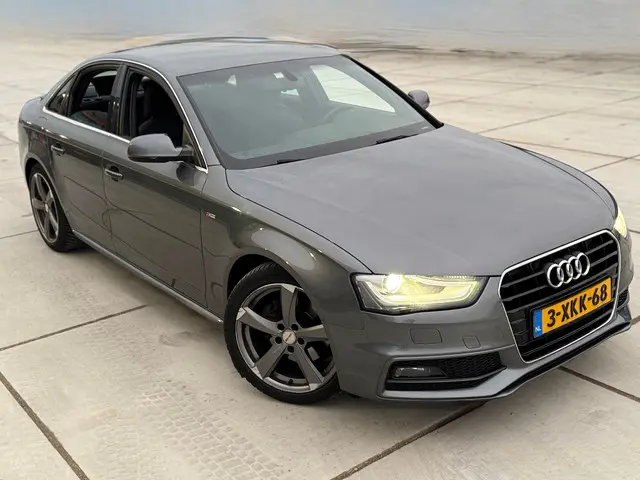 Audi A4 Limousine 1.8 TFSIe Limited S Sport 2014 Benzine 8