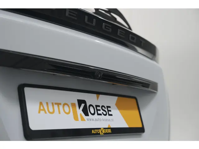Peugeot 2008 PureTech 130 EAT8 Allure 2024 Benzine 4