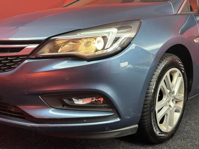 Opel Astra 1.4 Online Edition 2017 Benzine 22