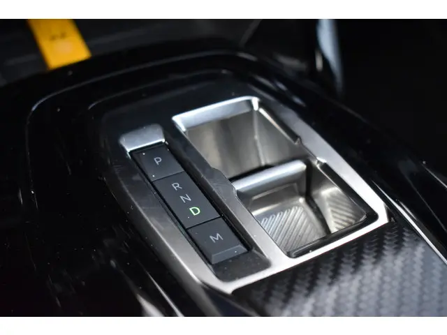 Peugeot 208 PureTech 100 EAT8 GT 2023 Benzine 14