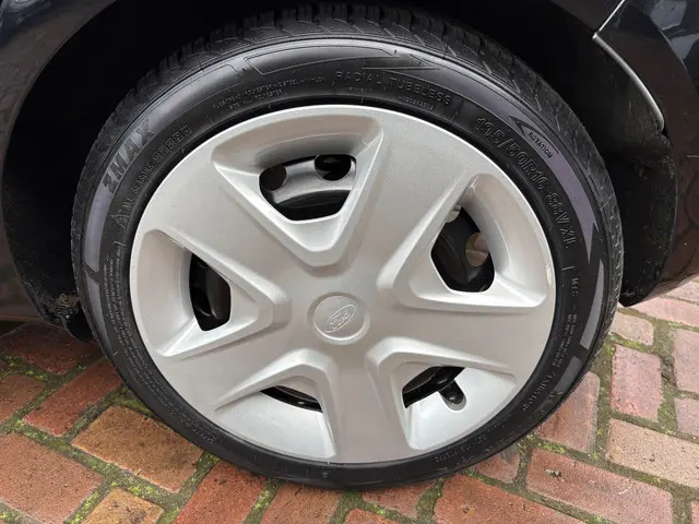 Ford Fiesta 1.0 Titanium Airco ! 2015 Benzine 11