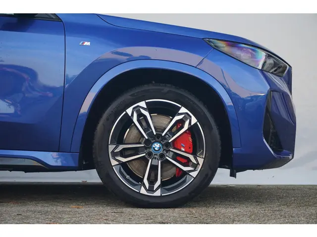 BMW iX1 eDrive20 2025 Elektrisch 6