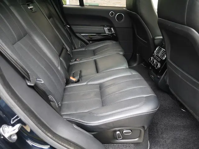 Land Rover Range Rover 4.4 SDV8 Autobiography 2013 Diesel 36