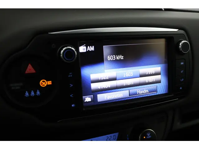 Toyota Yaris 1.5 Hybrid 2016 Hybride Benzine 8