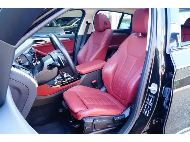 BMW X4 XDrive High Executive 3.0i upgrade 2018 Benzine 9