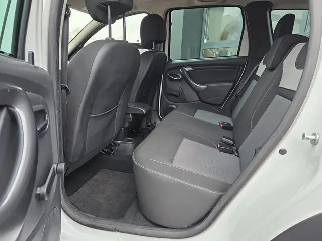 Dacia Duster 1.2 TCe 4x2 Lauréate 2016 Benzine 17