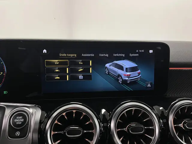 Mercedes-Benz GLB 200 AMG Line 2021 Benzine 49