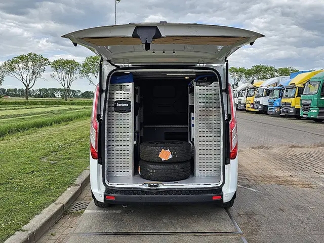 Ford Transit Custom 2.0 2021 Diesel 12