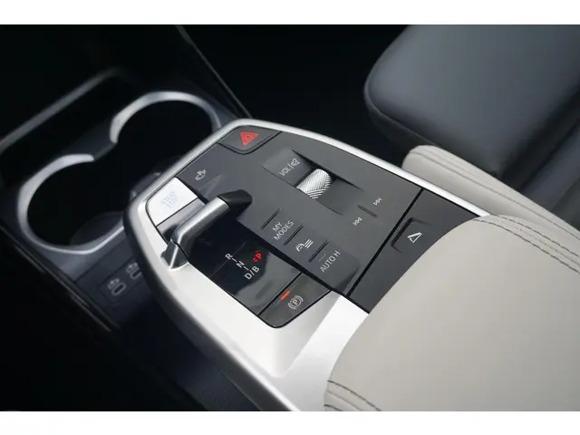 BMW iX2 eDrive20 2025 Elektrisch 16