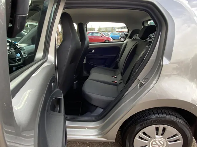 Volkswagen up! 1.0 BMT move up! 2020 Benzine 7