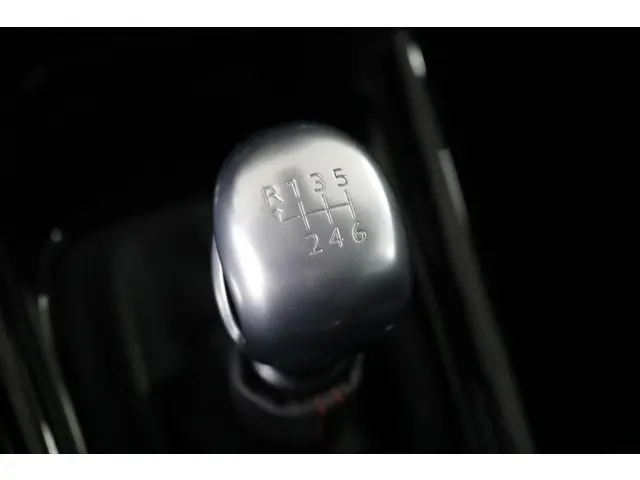 Peugeot 2008 1.2 PureTech GT-Line 2018 Benzine 13