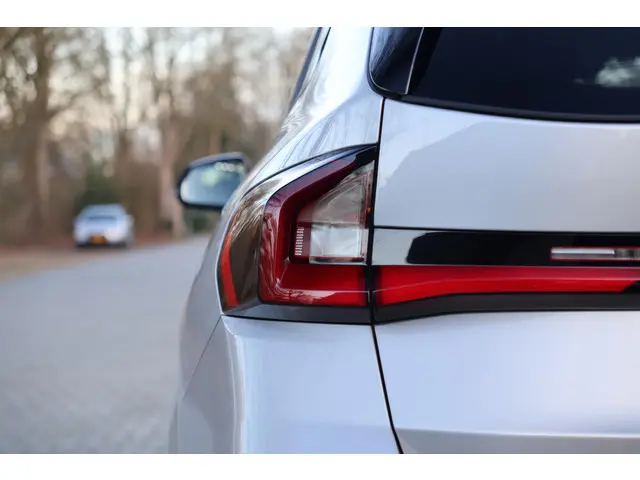 BMW X1 xDrive30e 2023 Hybride Benzine 6