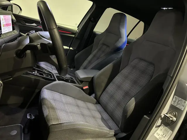 Volkswagen Golf 1.4 eHybrid GTE 2023 Hybride Benzine 7