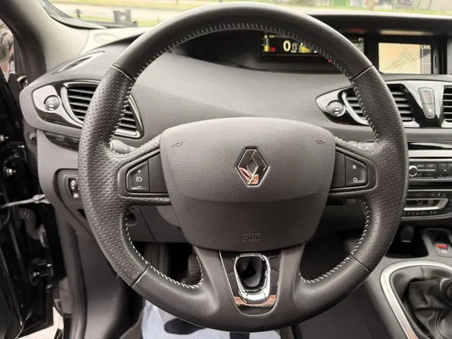 Renault Scénic 1.2 TCe Bose 2014 Benzine 18