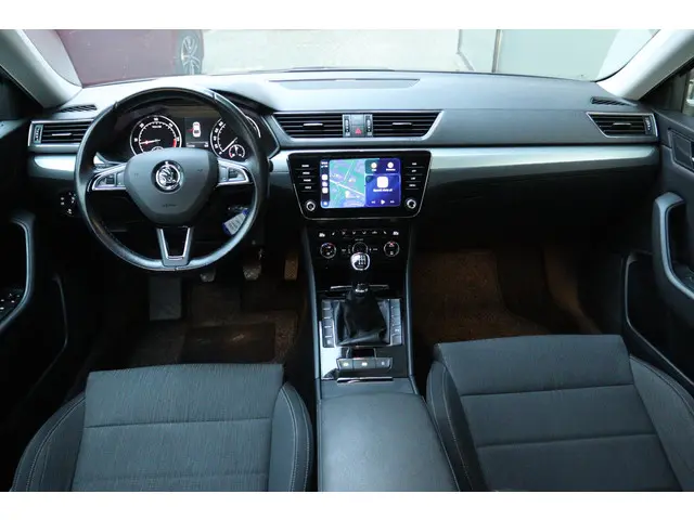 Škoda Superb 1.6 TDI AMBITION BUSINESS 2018 Diesel 13